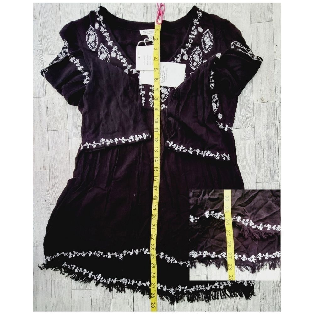 BeachLunchLounge Emani Black & White Embroidered Tunic Blouse Top Size X-Small - Picture 12 of 13